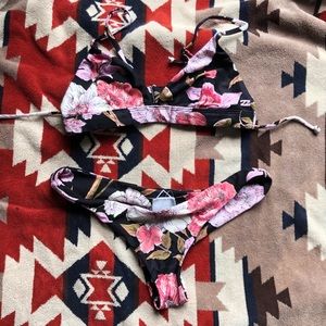 BILLABONG Bikini set. brand new